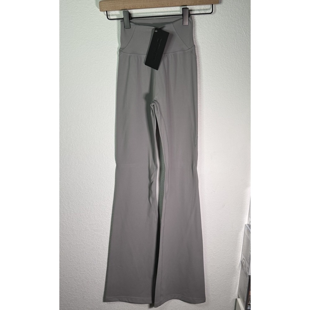 NWT| Alphalete Gray Flare Leggings Yoga Pants High Rise | Women XS